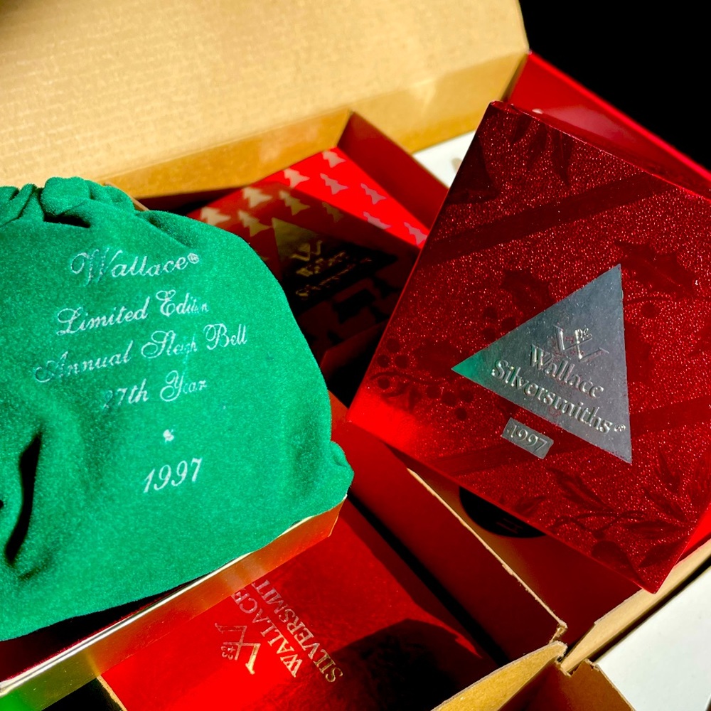 Vintage Silver_Wallace Limited Edition 27th Year-Collectible / Keepsake (1997)